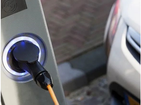 汽車燃料和充電系統(tǒng)中的導(dǎo)電部件(管路、進(jìn)氣口、充電器)