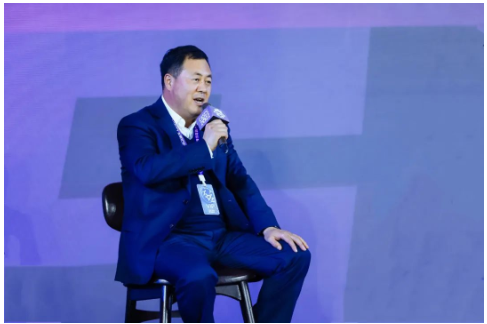 玲瓏輪胎副總裁馮寶春應(yīng)邀出席圓桌會議