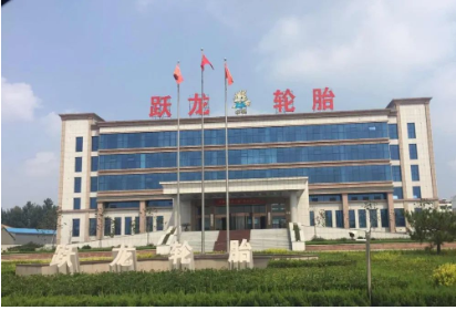 　躍龍集團董事長劉新剛
