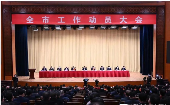 豪邁集團董事長獲政府嘉獎 提出企業(yè)發(fā)展五個新增長點 豪邁集團董事長獲政府嘉獎 提出企業(yè)發(fā)展五個新增長點