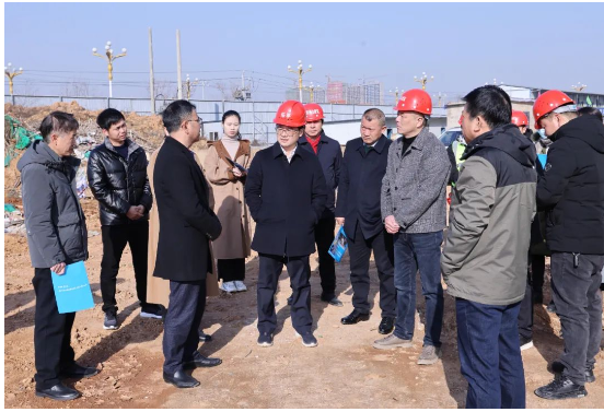 林衛(wèi)春在市應急救治中心項目施工現(xiàn)場調(diào)研 林衛(wèi)春在市應急救治中心項目施工現(xiàn)場調(diào)研