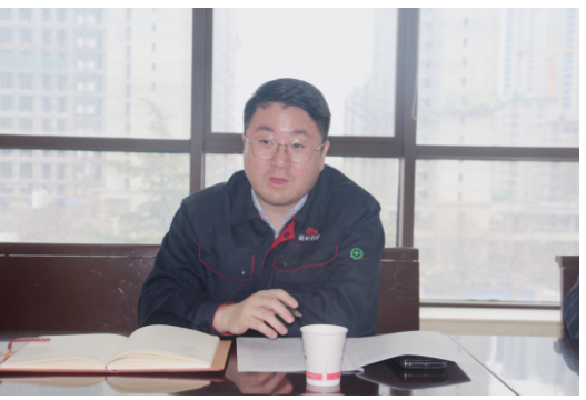 聽取匯報后，張航偉與大家進行了交流探討，對下一步工作提出指導(dǎo)意見
