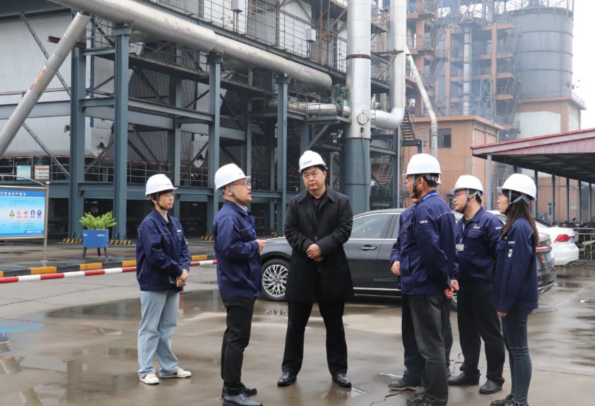 韓成功董事長陪同尚主席視察并表示，炭黑公司將緊緊圍繞在集團公司董事局周圍，嚴格貫徹落實集團公司戰(zhàn)略部署和工作要求，堅持“質(zhì)量第一，客戶至上”的服務(wù)理念，打造一流產(chǎn)品，提供一流服務(wù)，努力打造成行業(yè)標(biāo)桿企業(yè)，為集團公司高質(zhì)量發(fā)展注入源源不斷的活力。