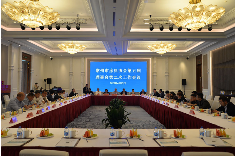 在實(shí)地參觀后，參會(huì)嘉賓圍繞產(chǎn)品技術(shù)相關(guān)話題開(kāi)展了深入交流，分享自己的觀點(diǎn)和感觸。