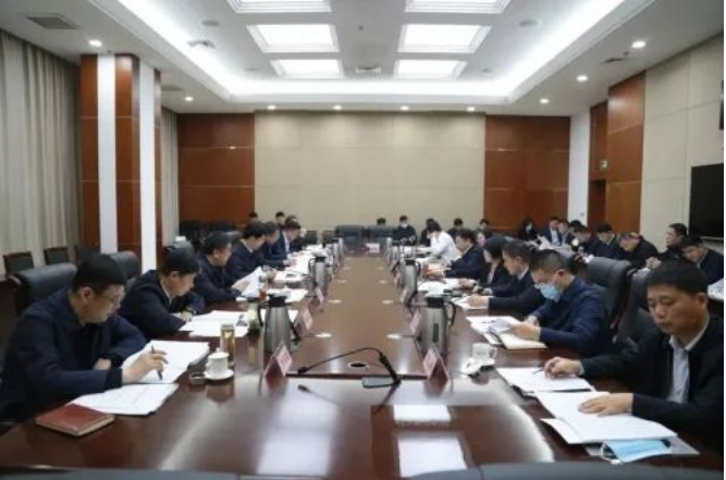 4月21日，廣饒縣十三屆縣委第43次常委會會議召開。會議聽取了第十三屆中國(廣饒)國際橡膠輪胎暨汽車配件展覽會籌備工作情況匯報。
