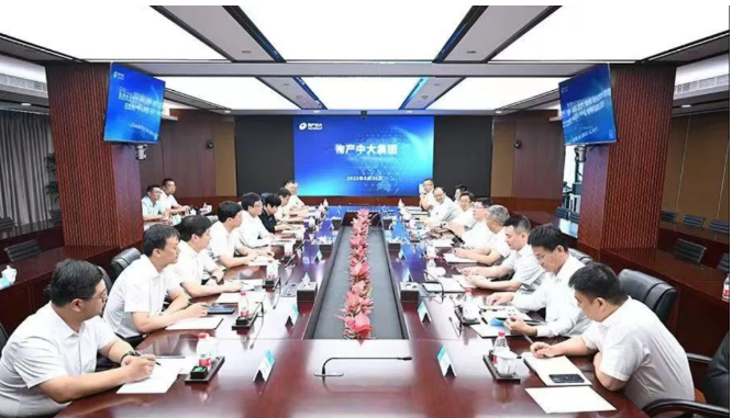 山東省濰坊市市委書記劉運率領(lǐng)代表團赴浙江展開為期兩天的“點對點”招商活動。此次活動旨在深化地區(qū)間的經(jīng)濟合作，加速項目的實施落地。