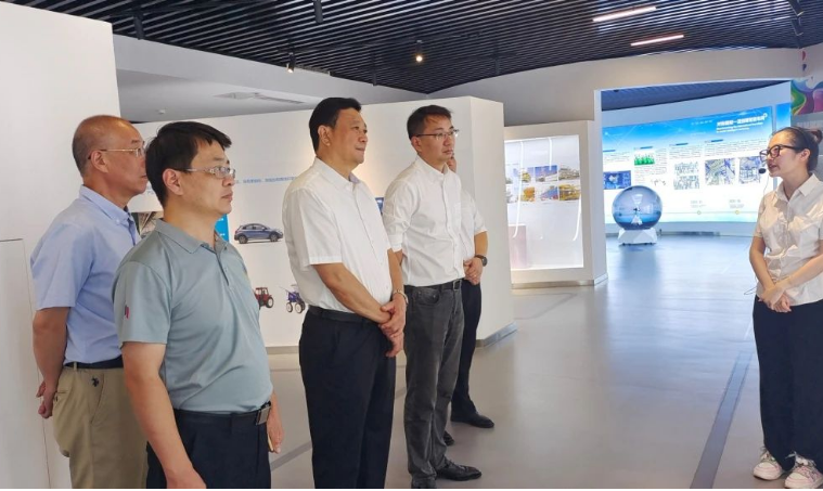 本次交流與考察活動，進一步加強了中海油常州院與中國涂料工業(yè)協(xié)會之間的合作與溝通，為行業(yè)未來的發(fā)展提供了新的思路和方向。同時，也展示了中海油常州院在涂料領域的領導地位以及對綠色、低碳、智能化發(fā)展的不懈追求。